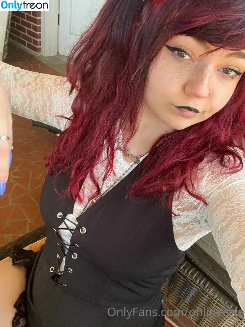 onlineevie nude photo #0093 (onlyevie_ / plushiesuccubus)