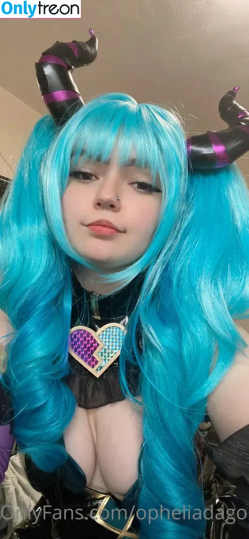 onlineevie nude photo #0097 (onlyevie_ / plushiesuccubus)