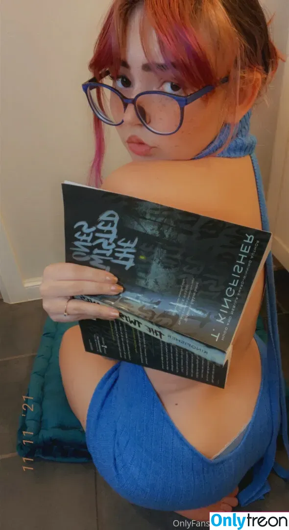 onlineevie nude photo #0140 (onlyevie_ / plushiesuccubus)