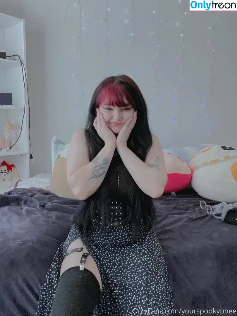 onlineevie nude photo #0164 (onlyevie_ / plushiesuccubus)