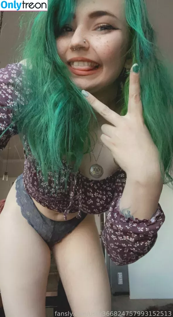 onlineevie nude photo #0282 (onlyevie_ / plushiesuccubus)