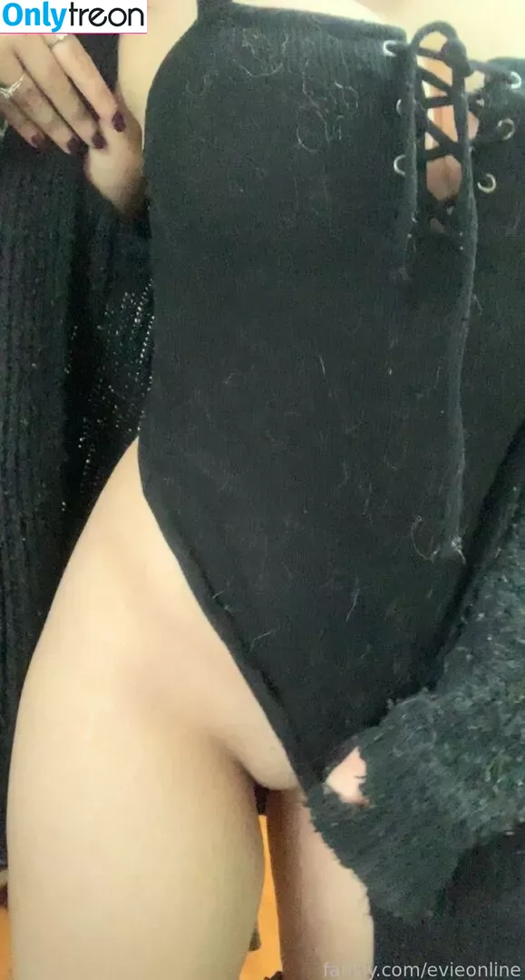 onlineevie nude photo #0315 (onlyevie_ / plushiesuccubus)