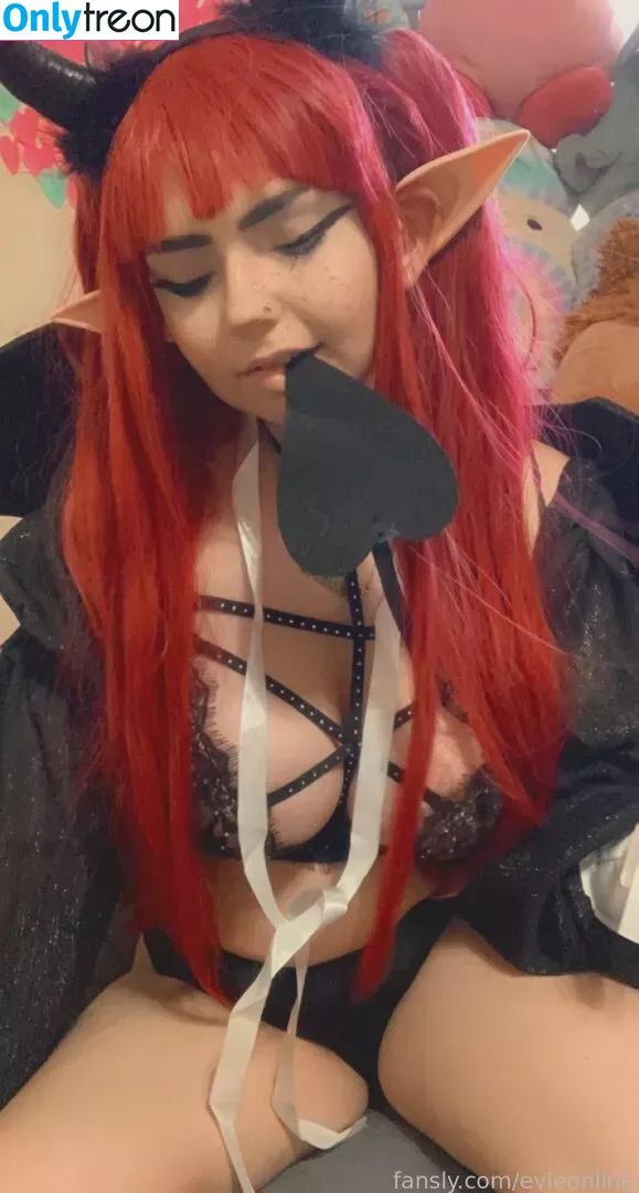 onlineevie nude photo #0324 (onlyevie_ / plushiesuccubus)