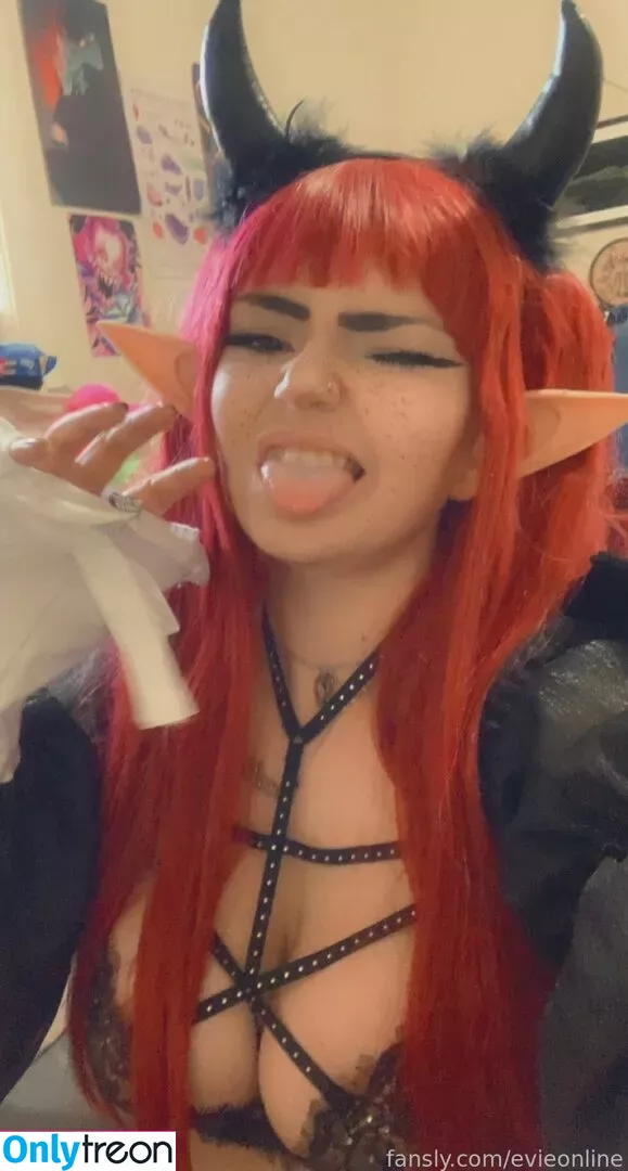 onlineevie nude photo #0325 (onlyevie_ / plushiesuccubus)