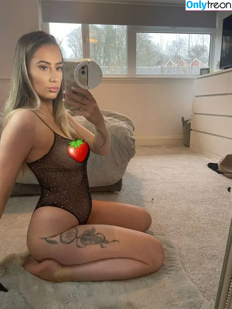 onlychlo3 nude photo #0016 (onlychlo33)