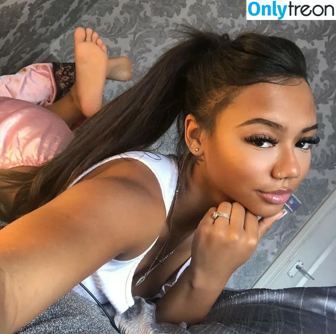 Onlyfeetbybell nude photo #0001 (Onlyfeetbybell)