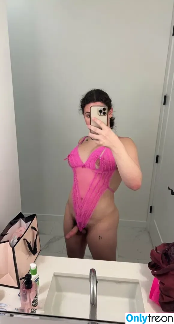 onlymaiaclayre nude photo #0032 (onlymaiaclayre)