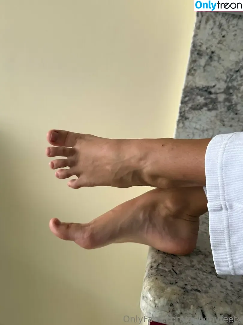 onlymyfeetx nude photo #0030 (onlymyfeetx)