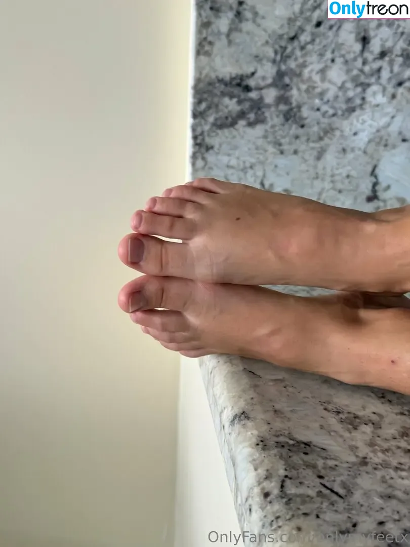 onlymyfeetx nude photo #0033 (onlymyfeetx)