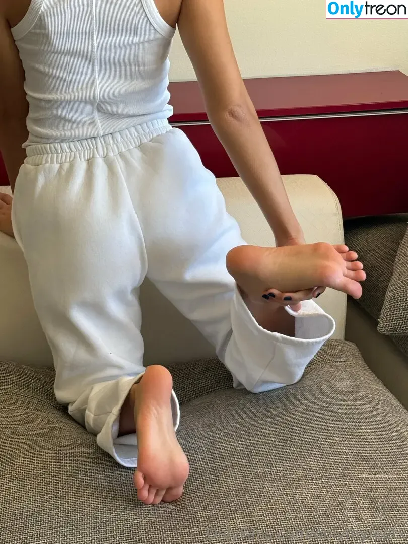onlymyfeetx nude photo #0057 (onlymyfeetx)