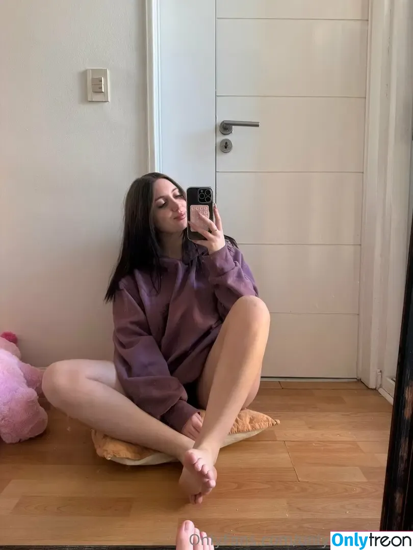 onlynaominyke nude photo #0023 (onlynaominyke)