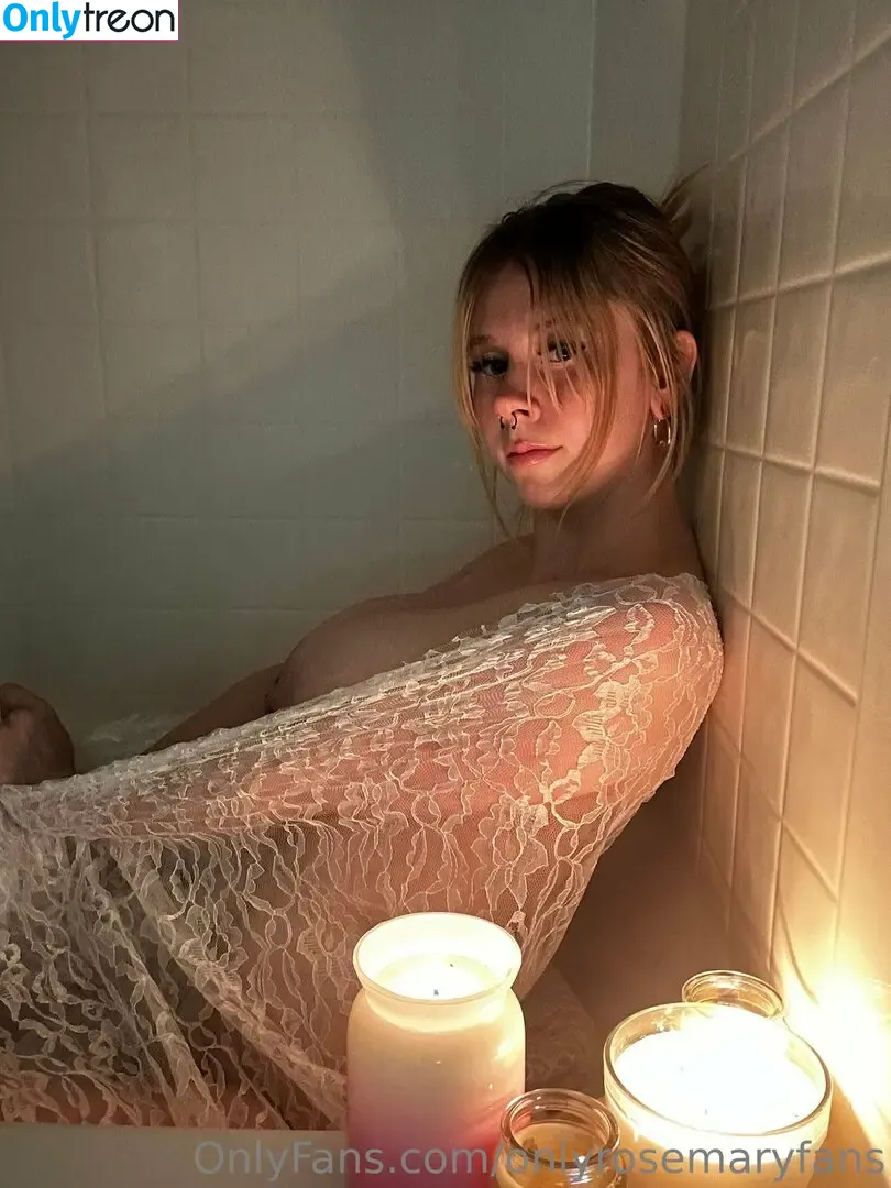 Onlyrosiexxx nude photo #0005 (Rosemary / Rosie / _u / onlyrosemaryfans)