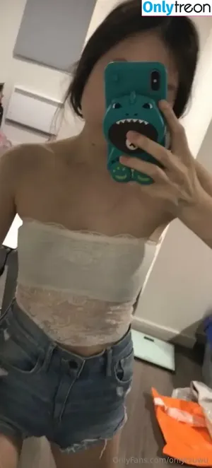 Onlytzuwu / onlytzu614 / roundmochitzuu nude photo #0001