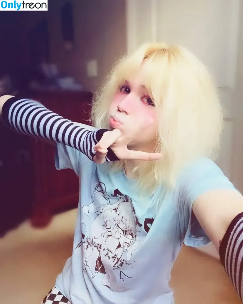 Onyushka nude photo #0004 (theonyushka)