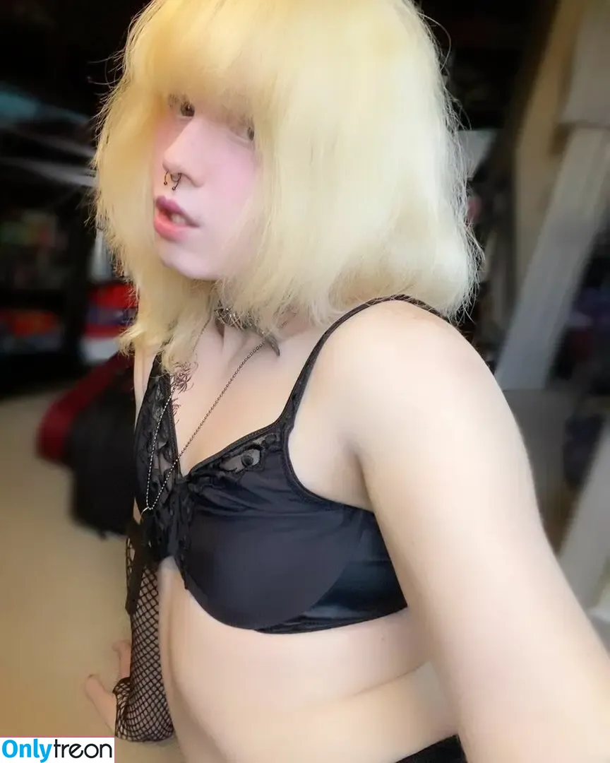 Onyushka nude photo #0014 (theonyushka)