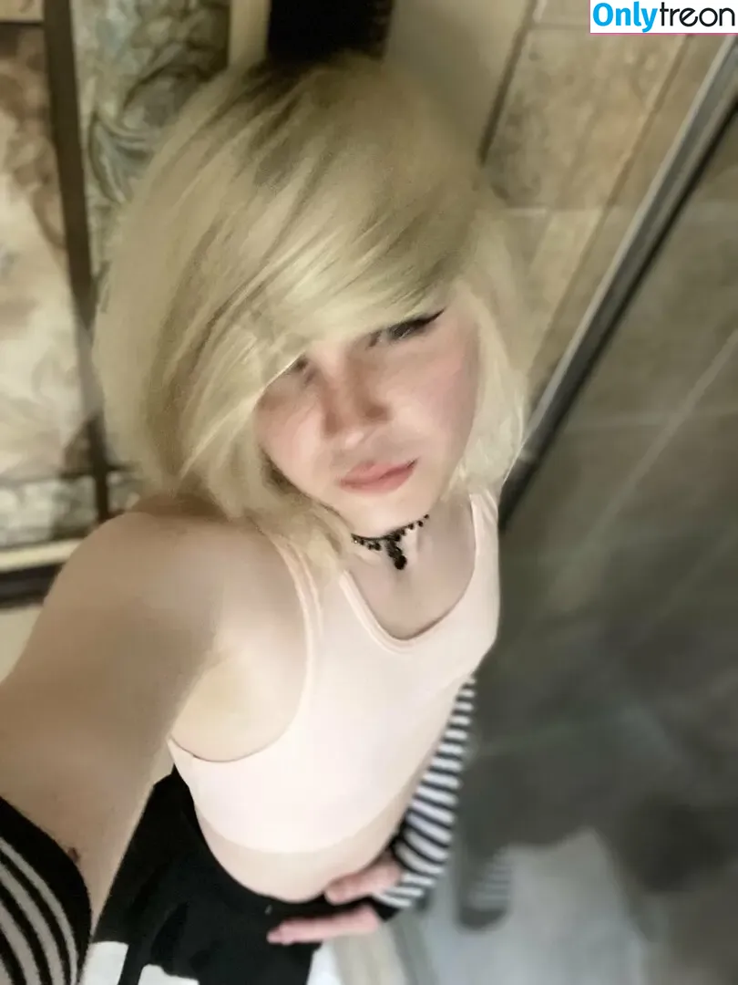 Onyushka nude photo #0046 (theonyushka)