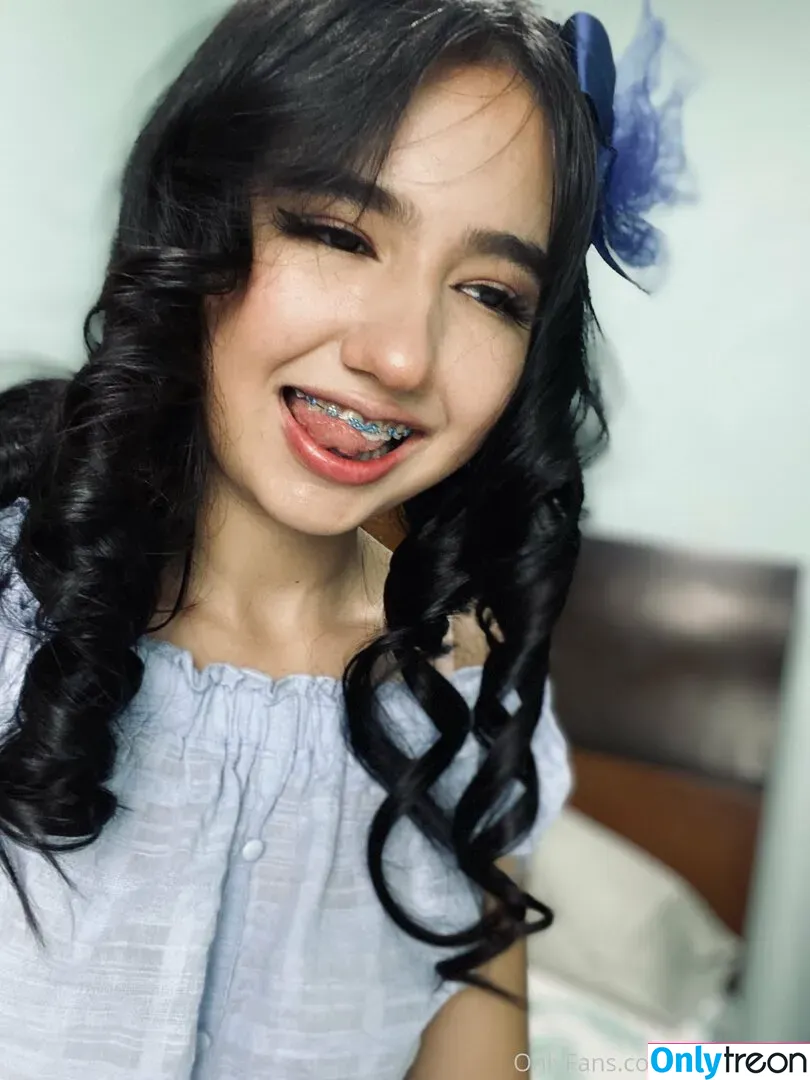 ooficialanie nude photo #0042 (_amberdenisee)