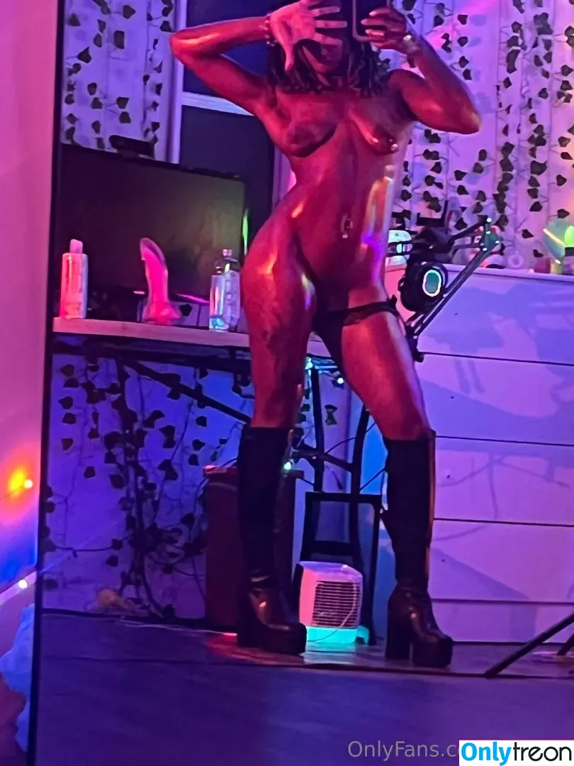 oonacx nude photo #0008 (oonacx)