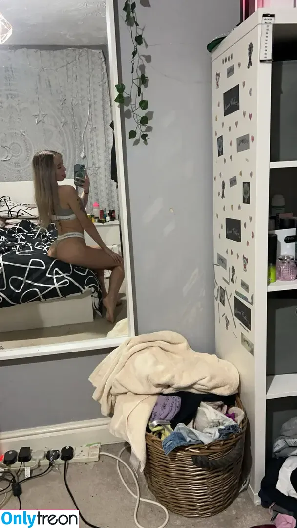 oonagh.kittie nude photo #0174 (oonagh.kittie)