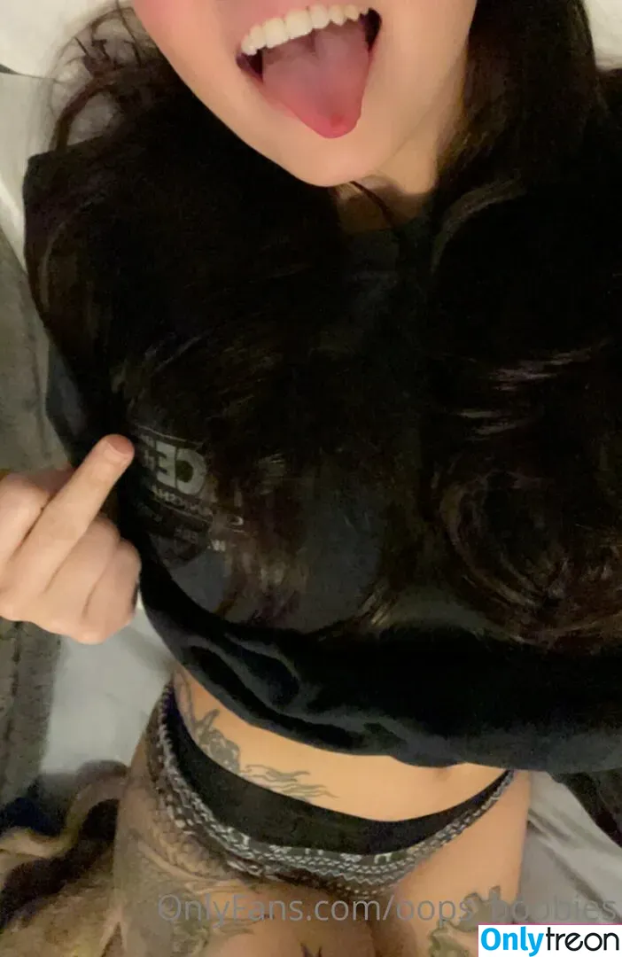 oops_boobies nude photo #0030 (oops_boobies)