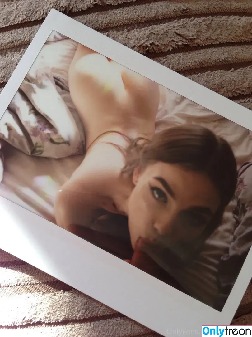 Oreob4by nude photo #0021 (0reob4by / Alex Clark / misswhoreo_)
