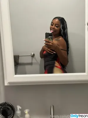 OshunQueen / crownmejuicy5 nude photo #0068