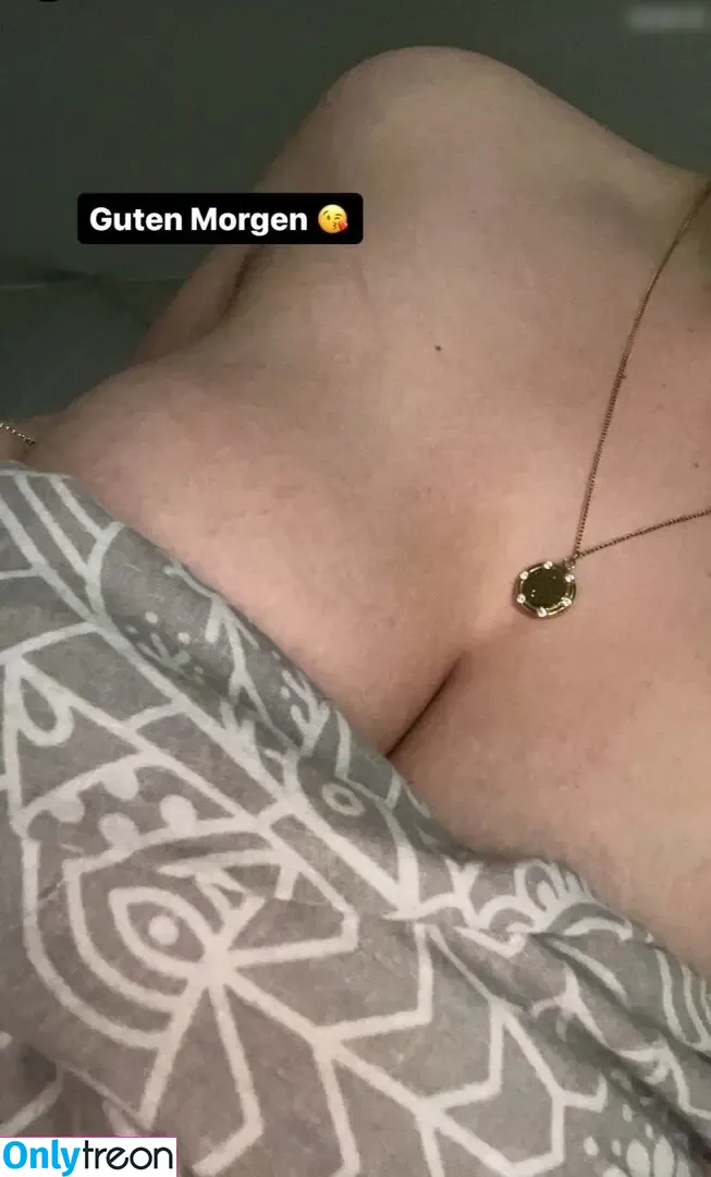 Ourdirtylittlesecretde nude photo #0037 (xomaddykxo)