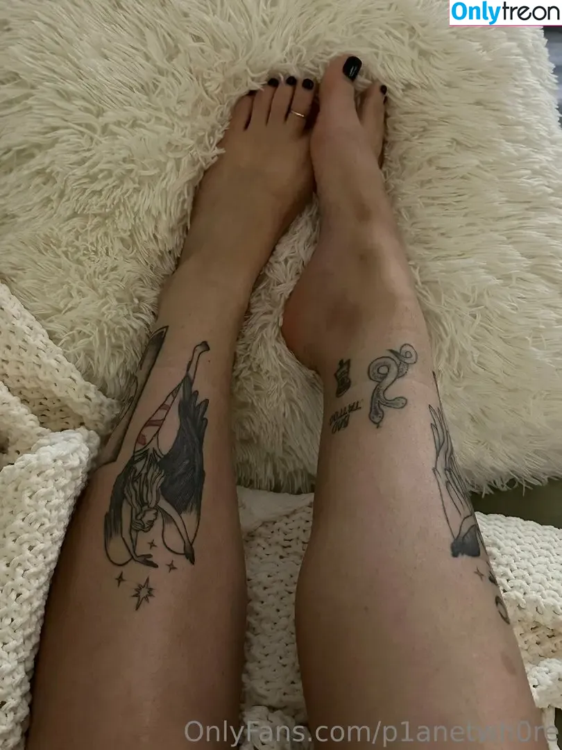 p1anetwh0re nude photo #0015 (pearlypearlmagic)