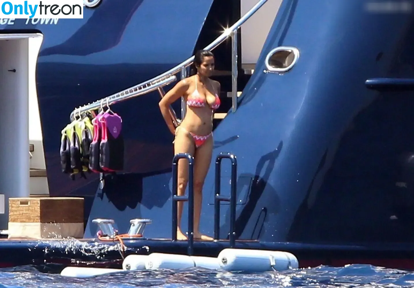 Padma Lakshmi nude photo #0450 (PadmaLakshmi)