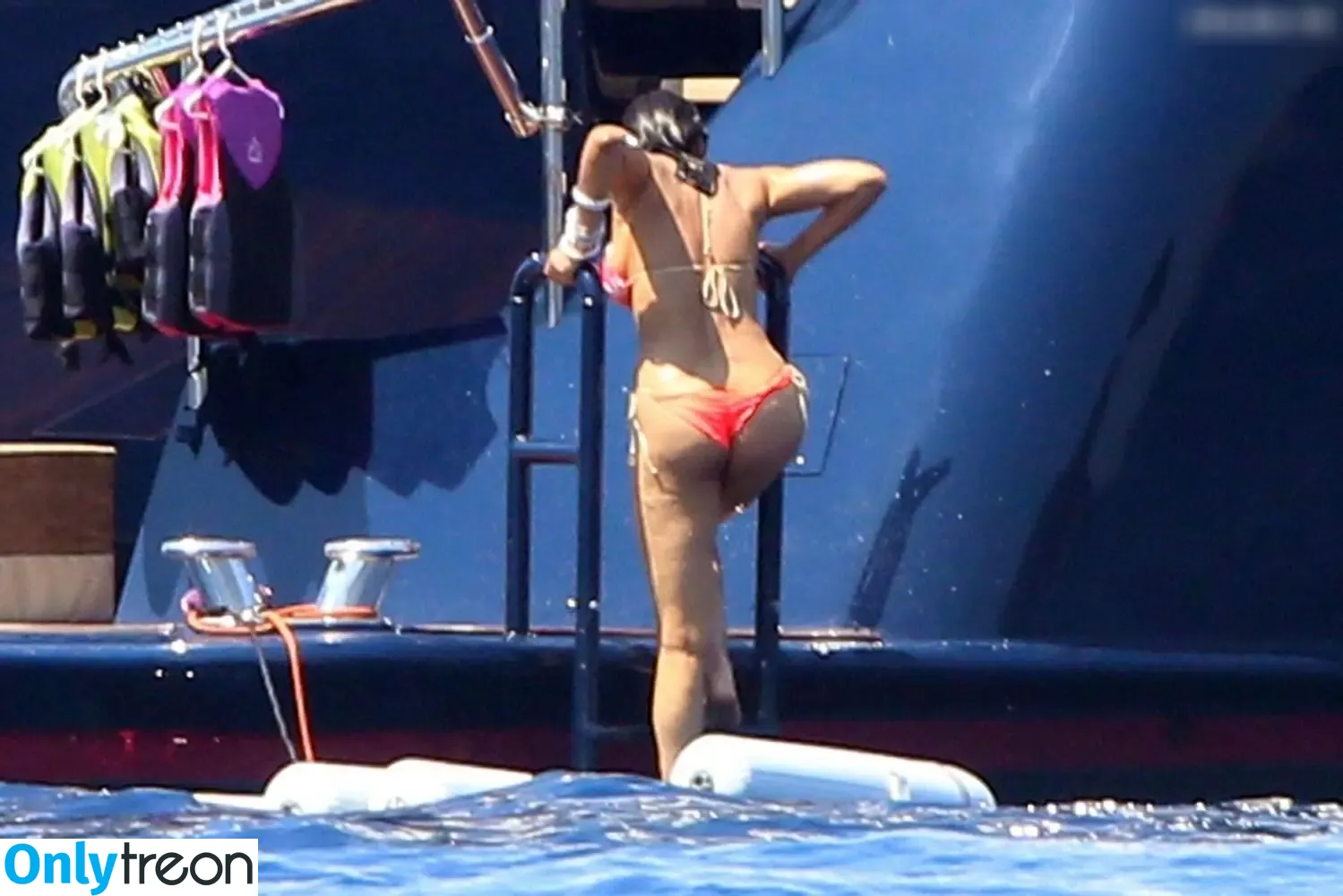Padma Lakshmi nude photo #0454 (PadmaLakshmi)