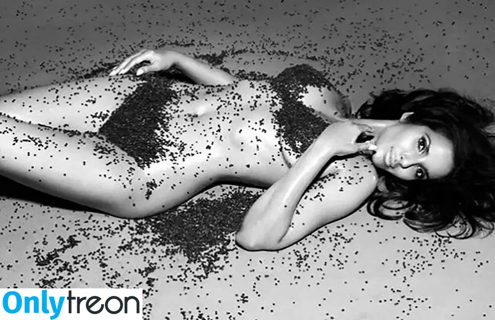 Padma Lakshmi nude photo #0472 (PadmaLakshmi)