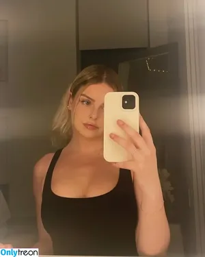 paigemariiah / paigeniemannofficial nude photo #0021