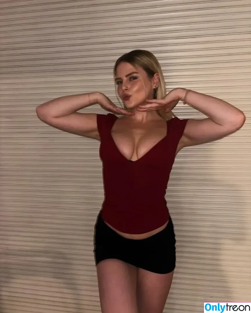 paigemariiah nude photo #0006 (paigeniemannofficial)