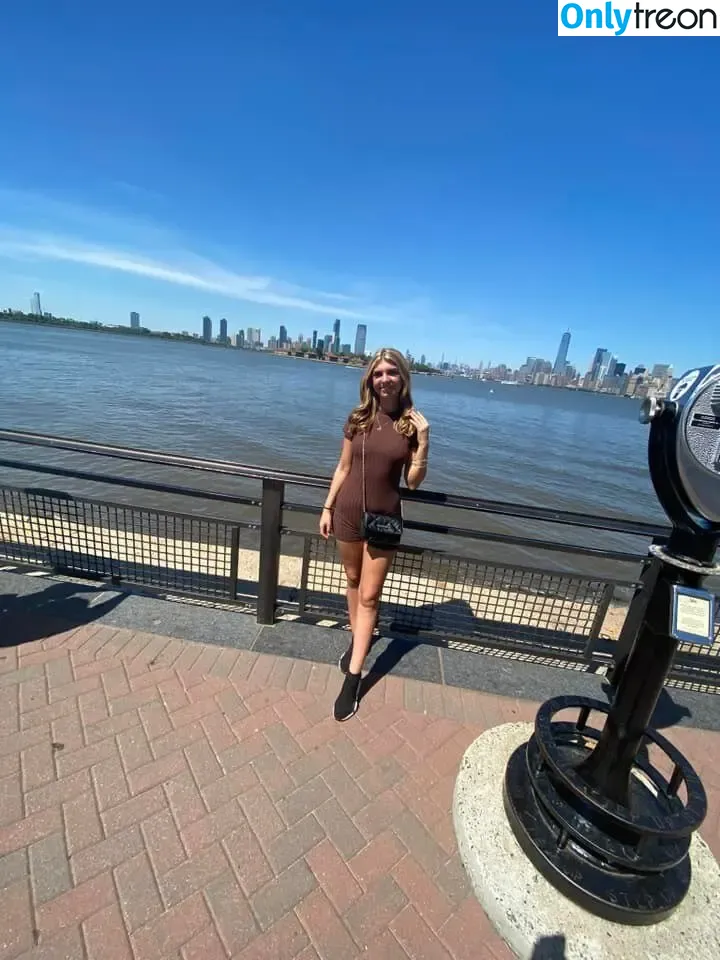 Paisley Duggan nude photo #0017 (paisleydugganxx / pocketpaisley)
