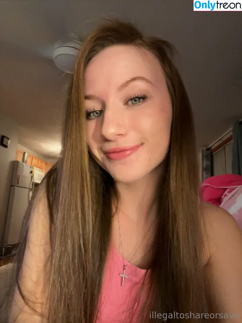 paisleysnowxo nude photo #0129 (Chloe Cox / Faithmary / Paisley Snow / bigsnoww_)