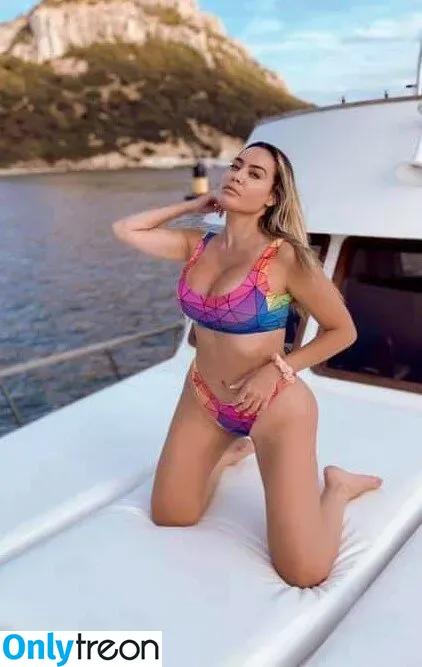 Paola Saulino nude photo #0350 (paolasaulino / paolinasaulino)