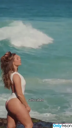 Paolla Oliveira / paollaoliveirareal / paulinhamissbumbum nude photo #0658