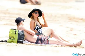 Paris Hilton / parishilton nude photo #0777