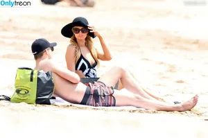 Paris Hilton / parishilton nude photo #0779