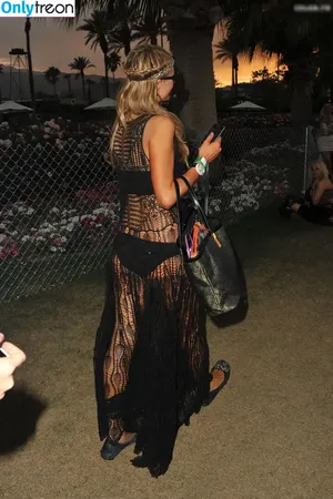 Paris Hilton / parishilton nude photo #0824