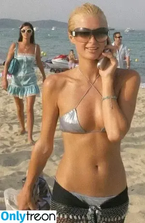 Paris Hilton / parishilton nude photo #1069