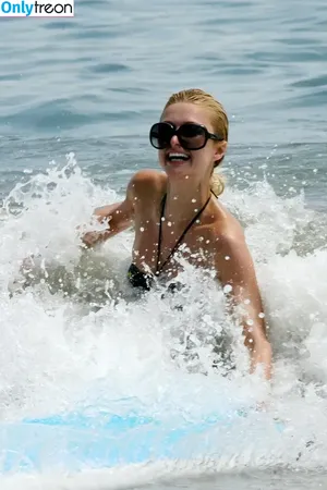 Paris Hilton / parishilton nude photo #1202