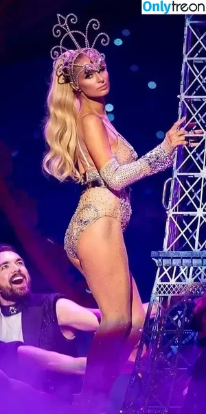 Paris Hilton / parishilton nude photo #1546