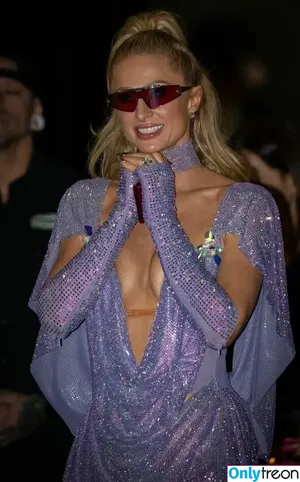 Paris Hilton / parishilton nude photo #1553