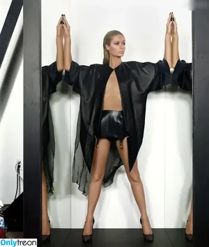 Paris Hilton / parishilton nude photo #1766