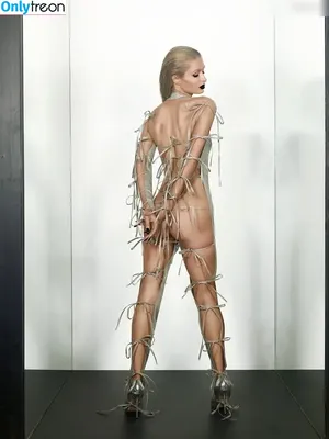 Paris Hilton / parishilton nude photo #1768