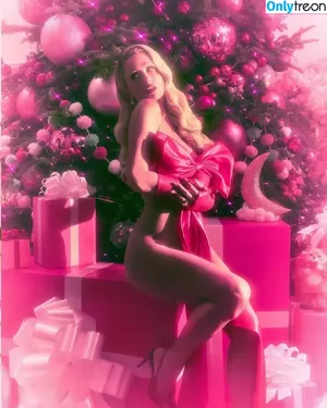 Paris Hilton / parishilton nude photo #1814
