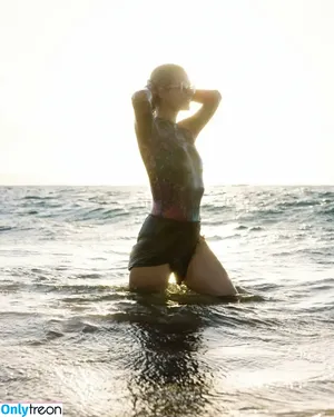 Paris Hilton / parishilton nude photo #1841