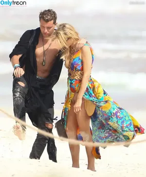 Paris Hilton / parishilton nude photo #1849