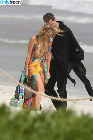 Paris Hilton / parishilton nude photo #1855